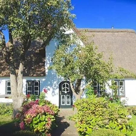 Petrine/s Hues Holiday home Midlum (Schleswig-Holstein)