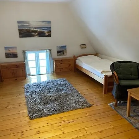 Petrine/s Hues Midlum (Schleswig-Holstein)