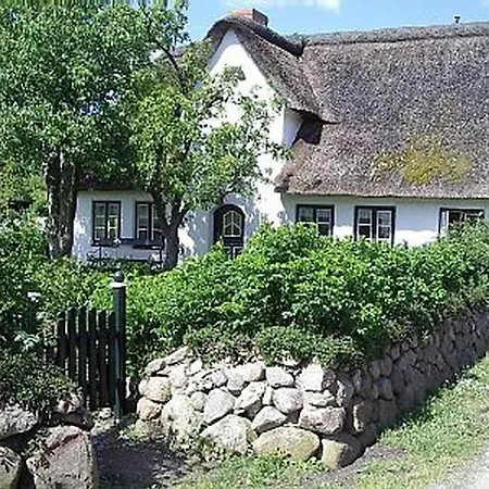 Petrine/s Hues Holiday home Midlum (Schleswig-Holstein)
